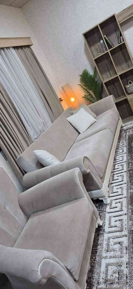 تخم تركي لبيع سرير ومخزن 8نفرات لبيع العنوان سرجنار شارع ابو سناء مجاور فندق برج الحياة رقم موبايل *********** وتساب
