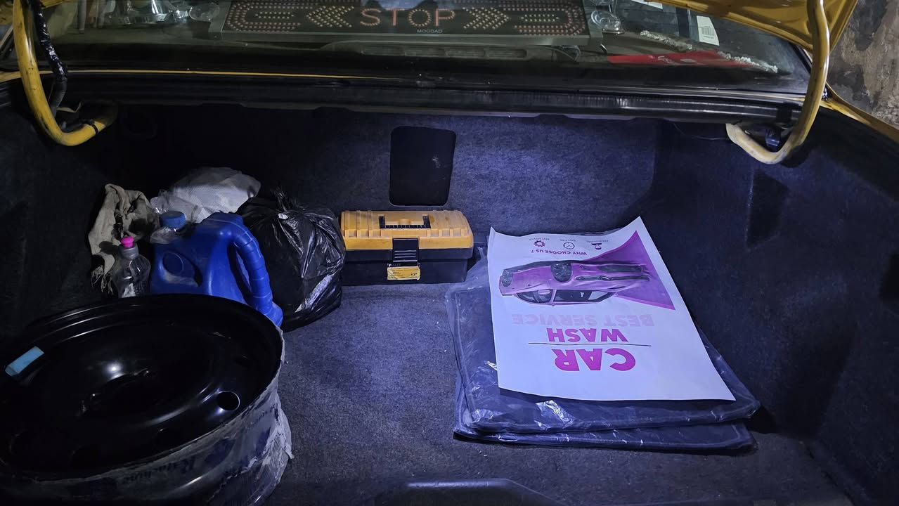 السلام عليكم 
سمند للبيع 2013مسجلة 2012 سيارة كفالة عامة عدى الدواير الخلفية والدوس عليهة ادامة كاملة من ميكانيك وحدادة دواخل زيرو تخم تاير جديد السيارة كاملة للاخير رقم بغداد انكليزي بأسمي مكاني بغداد سعر ٥٠ ورقة وبيهة مجال ***********
