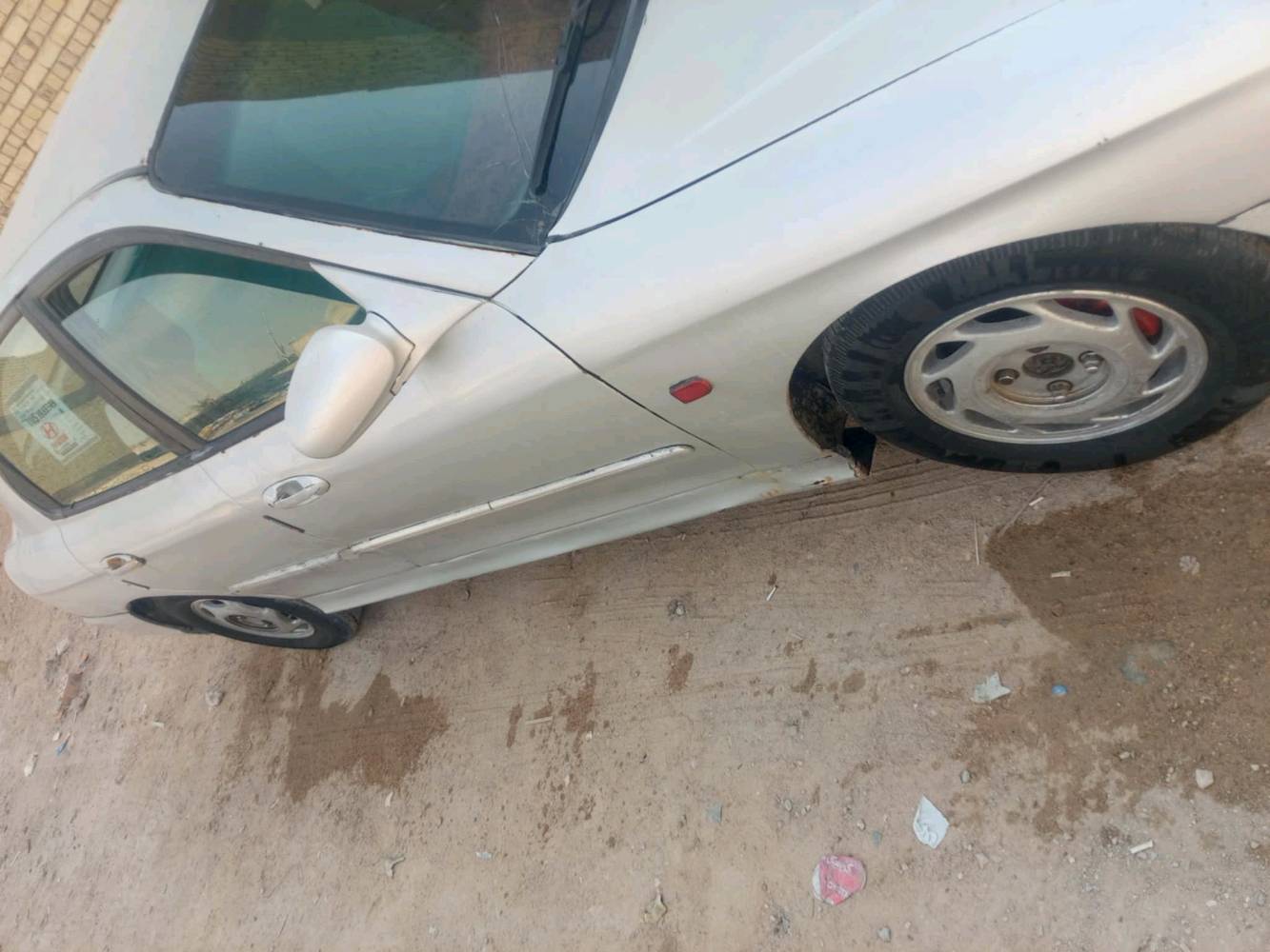 سوناتا للبيع موديل مثنى٢٠٠٠بدون صبغ مكينة بيها خيط بخار تخم تاير حدادية بيها كتاب من الكمارك معنون إلى المنطقة الجنوبية سنة ٢٦ معاملة كاملة من السماوة وراعيها الشرعي ابو السنوية مااندلة داخلة عن طريق طريبيل بدون قرص السيارة أصولية مكان السيارة غماس وإذا اكو مراوس  بس رقم انكليزي