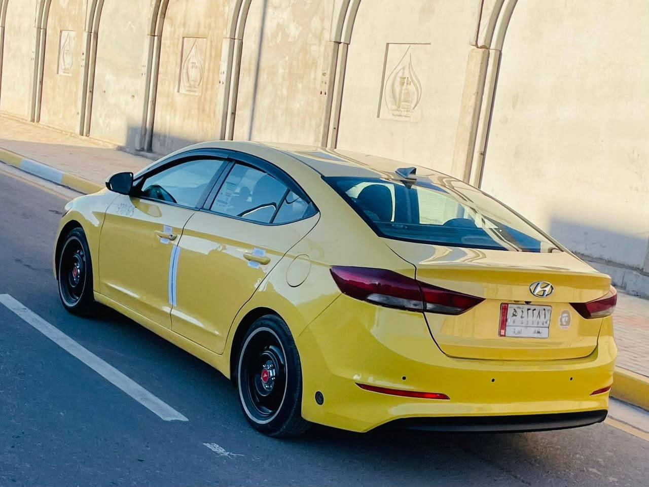 سلام عليكم هونداي النترا موديل 2017 وأرد أمريكي رقم بغداد حادث الدور الخلفي فقط والباقي كفاله عامه من كلشي ليبل واحد السياره  بدون  دواخل نص فول موصفات تحكم ستيرن شاشه تبريد ثلج حدادية تخم تاير كير ومكينة 2000 مكفولات منضومه غاز جديده ام الظمان مصفره هيه وغرامات سيارة احله من صور السعر 120الأستفسار علا رقم***********  مكان سيارة كربلاء
