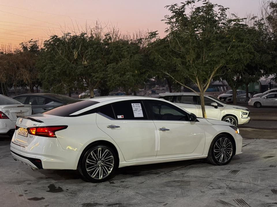 السلام وعليكم
Nissan Altima 2023 SV

مواصفات الـSV المعروفة

حادثها ربع بنيد بـ أمريكا

وهنا صار نص جاملغ خلفي صبغ

بدون دواخل

ايرباك فقط برده طاك

ماشيه ٦٩ الف ميل

سنويه ورقم جديد بأسمي

السعر (١٧٤) وبيها مجال بسيط حك الجيه

عنوان قضاء كلار

***********
