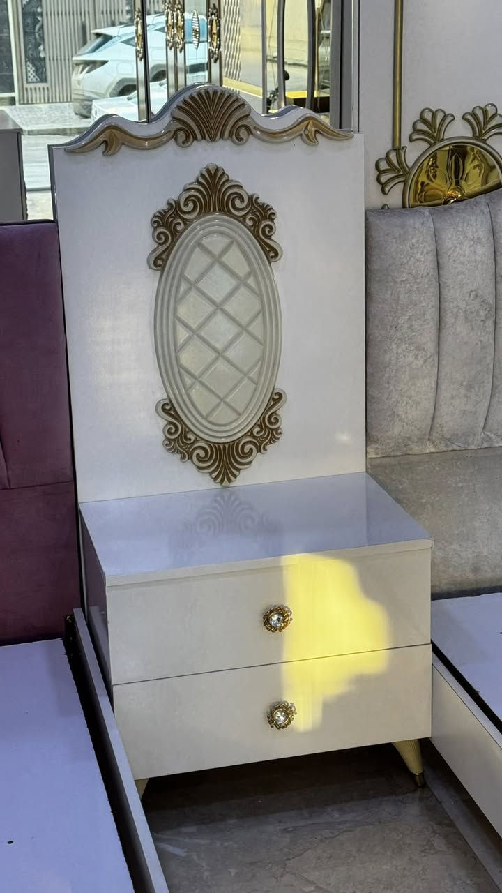 غرفه نوم شبابي بناتي 6قطع نضافه اخو الجديد السعر مع الشد والنقل 575 الف  قفل
***********. / ***********
