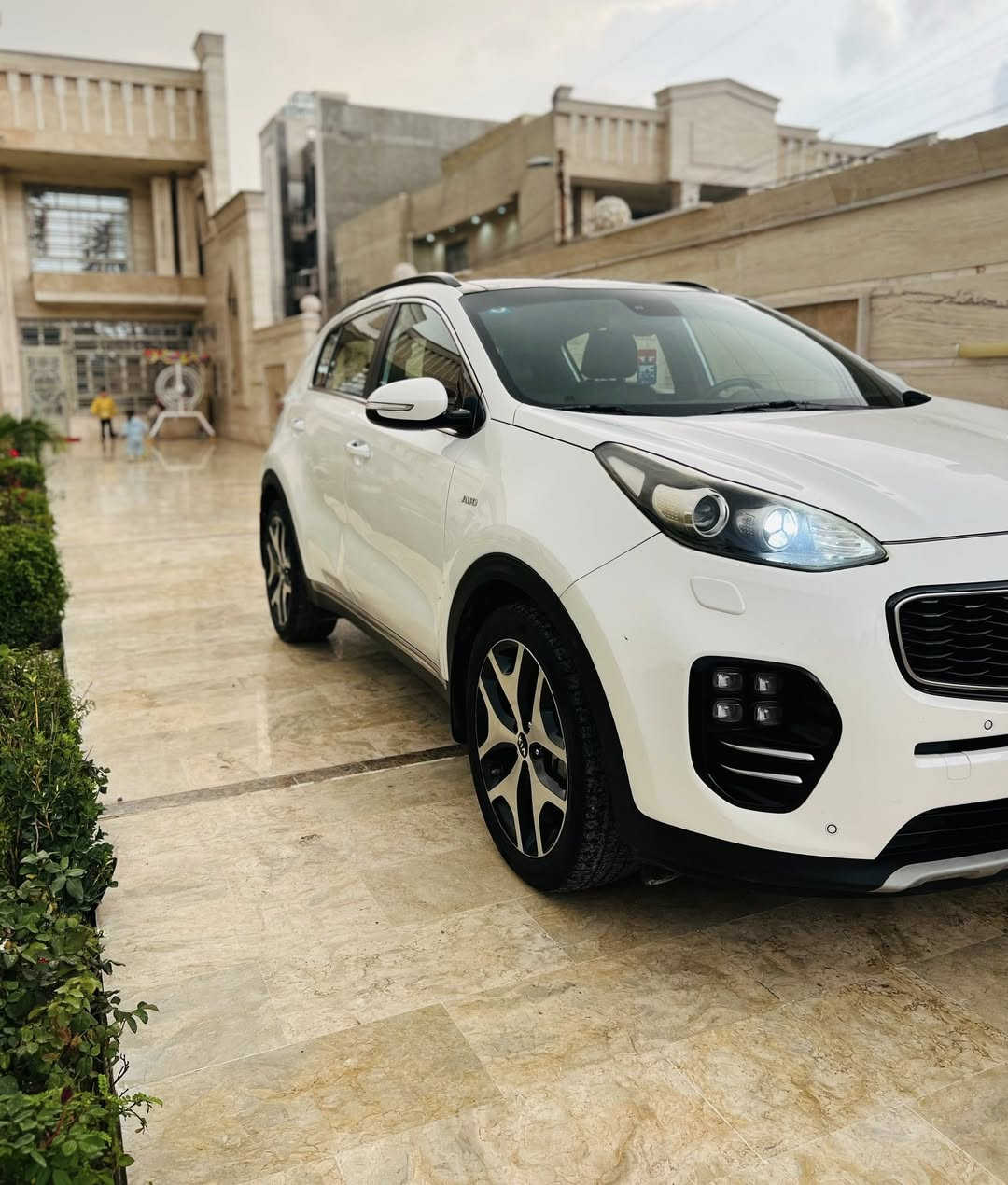 السلام عليكم 🔥😎 بيع مراوس شعندك نزل 
كيا سبورتج 2018 خليجي وارد ايراني 

عداد المسافه 107 الف كيلو 

رقم بغداد تحويل مباشر ب اسم المشتري 

سونارها جديد موضح ب اسفل المنشور 🔻🔻

المواصفات 🔰 1/1 اعلى فئه ب السبورتج 
بصمه ابواب وتشغيل 
سقف بونراما 
فور ويل
محرك 2.4 GDi
مقاعد جلد قرميدي
كشنات تدفئه تبريد 
تبريد قطعتين 
داخل وخارج زينون
زراكات لايت 
بك لايت لد 
كشنات الامامي كهرباء 
مخارج اوكس UBS
كامره خلفيه 
شاشه 
حساسات امامي خلفي 360 درجه 
كروز سرعه 
شفتات ب الستيرن 
ترحيب عند الاقتراب 
جنطه كهرباء 
مري شفط + اشاره 
سايد بريك دكمه 
اوتو هولد 
وضعيات قياده 
وبعد بيها مواصفات 

 📍 مكان السياره / بغداد الكاظميه 

📦لمعرفة السعر اضغط على رقم 1 في التعليقات 👇🏻✉️

📞 ***********

📞 ***********
