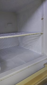 ثلاجة • أجهزة منزلية