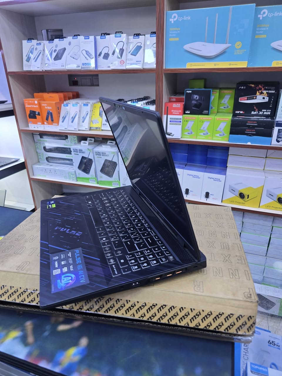 msi pulse
msi pulse 
ultra 9 185H
ram 32G 
ssd 1T 
RTX 4060  8G 
•الشاشة 16 إنج
 •الدقّة: QHD+
•يعني 2560×1600
تردد : 240hz 
نضافه 100% 
كامل ملحقاته الاصليه شاحنه و باكيت 
السعر : 1,750,000
بغداد - المنصور 
يوجد توصيل 
***********
