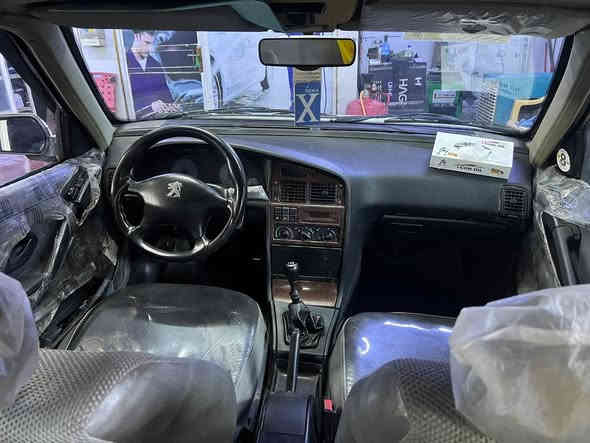 بيجو باص موديل 15 كير محرك فرنسي تبريد شغال حداديه جديده سياره باسمي سنويه ل 29  عنوان بغداد السعر 33 بيها مجال حق الجيه بيع سريع ***********
