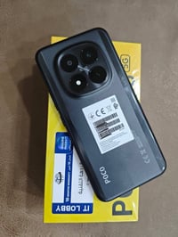 بوكو ام8 • برو 5G • نظيف