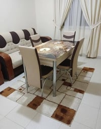 ميز طعام • كراسي ٤ • الكوت دور المعلمين