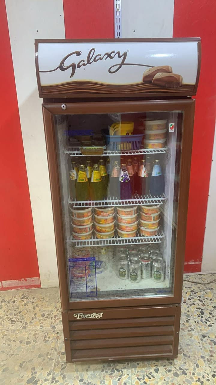 للبيع
عارضه صغيره مال حلويات نظيفه 

مع رفوف العدد الرفوف ٣٣ رف 

عنوان بغداد الجديده رقم ***********
