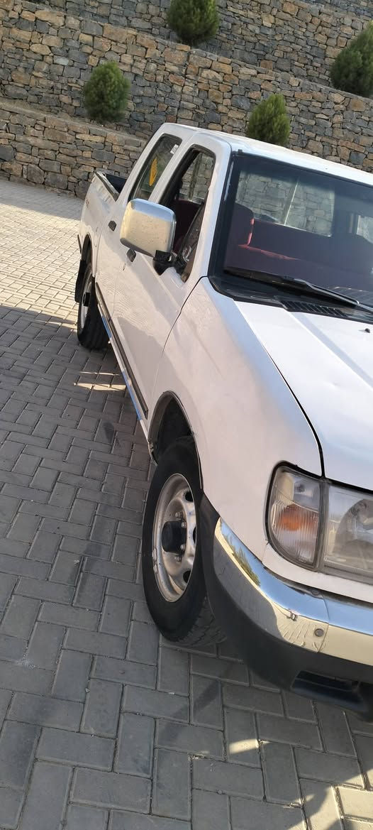 دەبڵ نیسان بڕاوەی دوبەی2000
گێڕو ئەکسل مەکینە  بەشەرت  تەقەوڕەقەی نییە 
جام کارەبایە ئاوێنە کارەبا ناوسور هەیکەلی زۆر جوان ماوەتەوە  
 شوێن هەڵەبجەی شەهید نرخی 48 مەجال
***********
