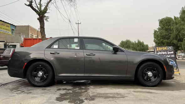 كرايسلر S3002018 
محرك 3.600 تو ويل 
بدون ايرباك فقط جاملغ خلفي وباب مبدل اصلي خلف السايق تبديل ودعاميه خلفيه مضروبه ومبدل اصلي صبعين بلحوض الخلفي فقط 
بدون فتحه بدون رادار 
كفاله 
كير 
مكينه
صدر 
عربانه خلفيه اماميه 
تايرات 
سياره جديده 
ونضافه فول
ماشي 300 الف 
مكانه بغداد 
تحويل مباشر  
*********** احمد العامري
سعر 215$ وبيه مجال بسيط 
مكلف بل نشر 
@الجميع
