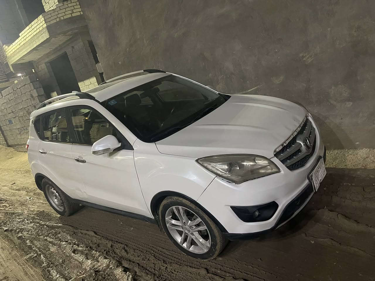 السلام عليكم شانجان cs35 فول مواصفات عدا البصمه صبغ جاملغ امامي صفحة اليمنه ونص باب  خلفي 2015 صدر جديد تبريد ثلج مكينه مجفته درجة اولى ماشيه 132 الفرقم بغداد سنويه مساقطه سياره مال جناي وممتعوبه للبيع او مراوس مكاني بغداد اليوسفيه ناحيه الرشيد 
السعر 65 وبيها مجال 
***********
