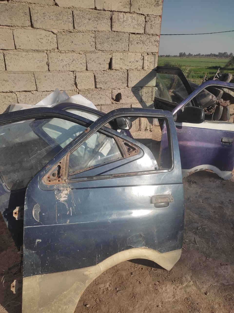 السلام عليكم توجدغراض كيابريجوللبيع بسعر مناسب المكان النجف المشخاب رقم الهاتف ***********
