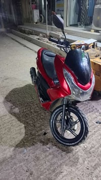 دراجة pcx جيل اول للبيع السعر مليون 07710784546