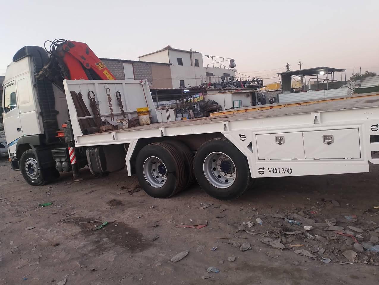 سلام عليكم سيارة كرين فالفو البيع كرين بافنكر حجم 300 كير مكينة سكس مزوج المكان بغداد الستفسار ***********
