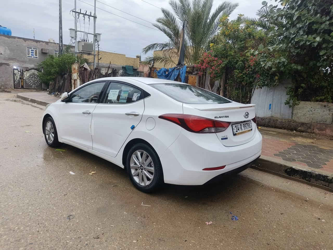 السلام عليكم
النترا 2015 خليجي  فول مواصفات محرك 1800 دوش مكفوله  عداضربه بخشم الجاملغ مثل ما موضح بالصورة  والهلال الخلفي  المواصفات فتحه سقف تبريد قطعتين اشاره بل مري وشفط ويل كب عدد 5 حجم 16  لايت لد عدسه شاشه كبيره كامره دواره داخل صاج  ورقم انكليزي لسنة 2028
السياره جديده جداً وجاهزه كير محرك تبريد حداديه تخم تاير شرط الفحص 
السعر 123 للاستفسار   ***********
 مكاني ناصريه مركز
