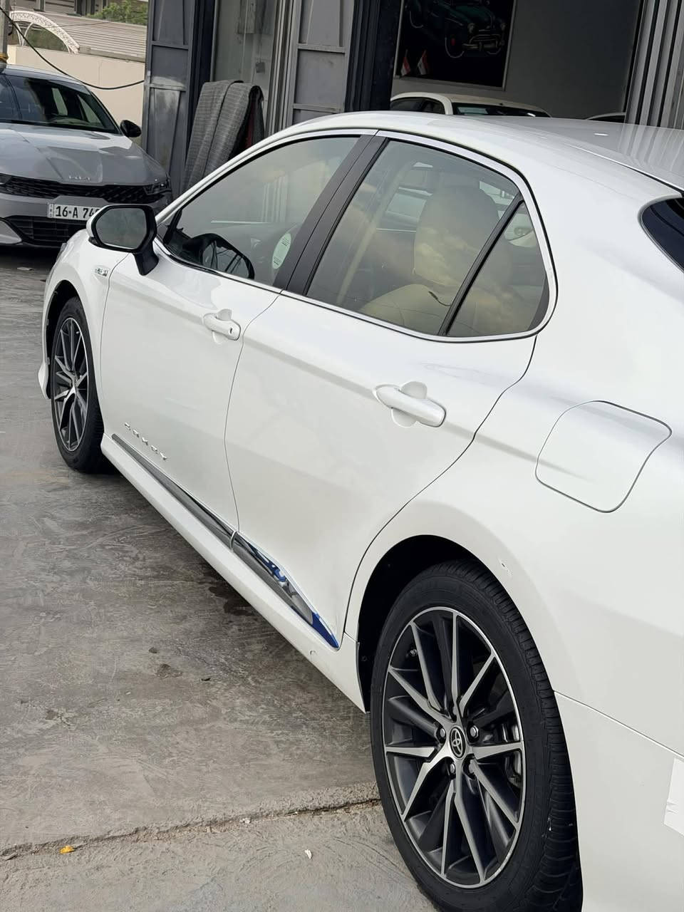 كامري 2023 خليجي
Gle
حساسات امامية وخلفية 
بردة خلفية 
3 وضعيات قيادة 
مثبت سرعه 

مكفوله من الصبغ والبارد 
ما عدا اللي موضحه بالصور مكانها ديوانيه ‏‪
‏‪0782 311 8882‬‏
