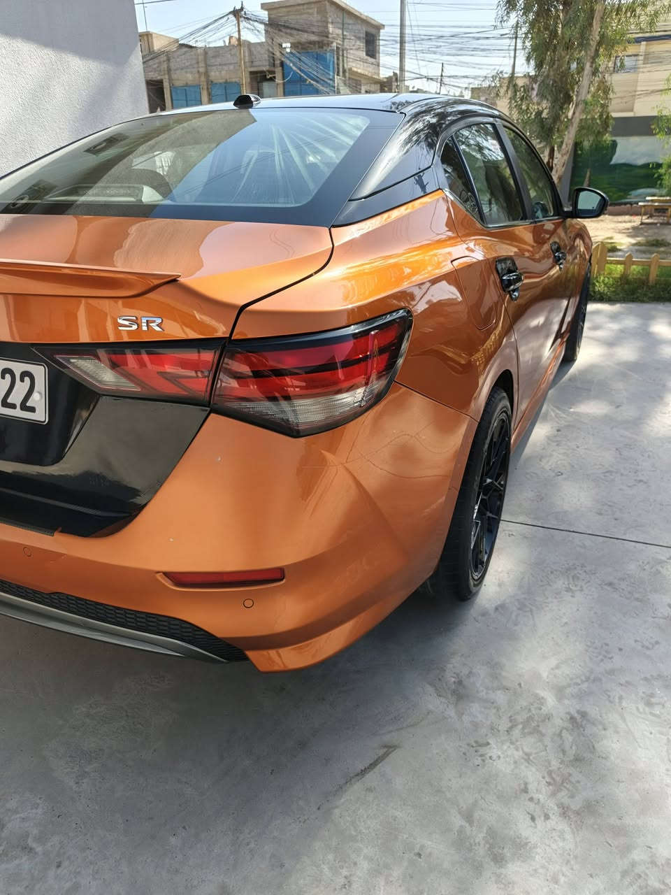 نيسان سنترا (SR اعلى فئة ولون مميز)الموديل2020
(رقم أربيل)
الممشى(95 الف ميل) 
المحرك(2000)    
مكينه وكير شرط 
(تشغيل بصمة+بصمة أبواب)
(مثبت سرعة+تحكم ستيرن)
(فتحة سقف / 5 كاميرات 360)
(لايت عدسة ليد نهاري)
(مقاعد جلد كهربائية وهيتر + هيتر ستيرن) 
(سماعات BOSE)
نظام قيادة (عادي واقتصادي وسبورت) 
ويل كاب (SR)
ضرر السيارة(صندوك/ خلفي بدون ايربك) وبدون قطرة صبغ وبدون دواخل   
السعر(136)وبيها مجال بسيط
الموقع(موصل أيسر) 
للتواصل واتس اب او اتصال (***********)
