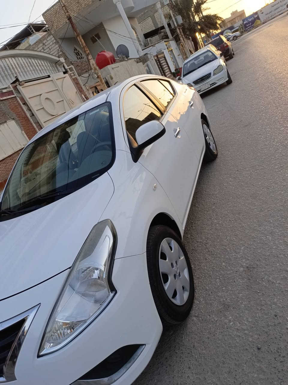 السلام عليكم البيع نيسان صني موديل 2021 رقم اربيل سياره جاهزه مكينه كير حداديه تخم  سياره مكفوله كفاله عامه ماشيه 64 السعر 113 وبيه مجال الطيبين الهاتف ***********
