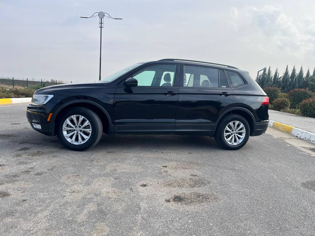 ڤۆلگس واگن taiguan 
مۆدێل 2020
سەنەوی تازەیە
یەک پارچەو نیو بۆیاخە
 رادارو  دەبل ئەکسلە بەس سلایت و بەسمە نیە 
شوێن سلێمانی 
ژمارەی تەلەفۆن 
*********** السليمانية, العراق
