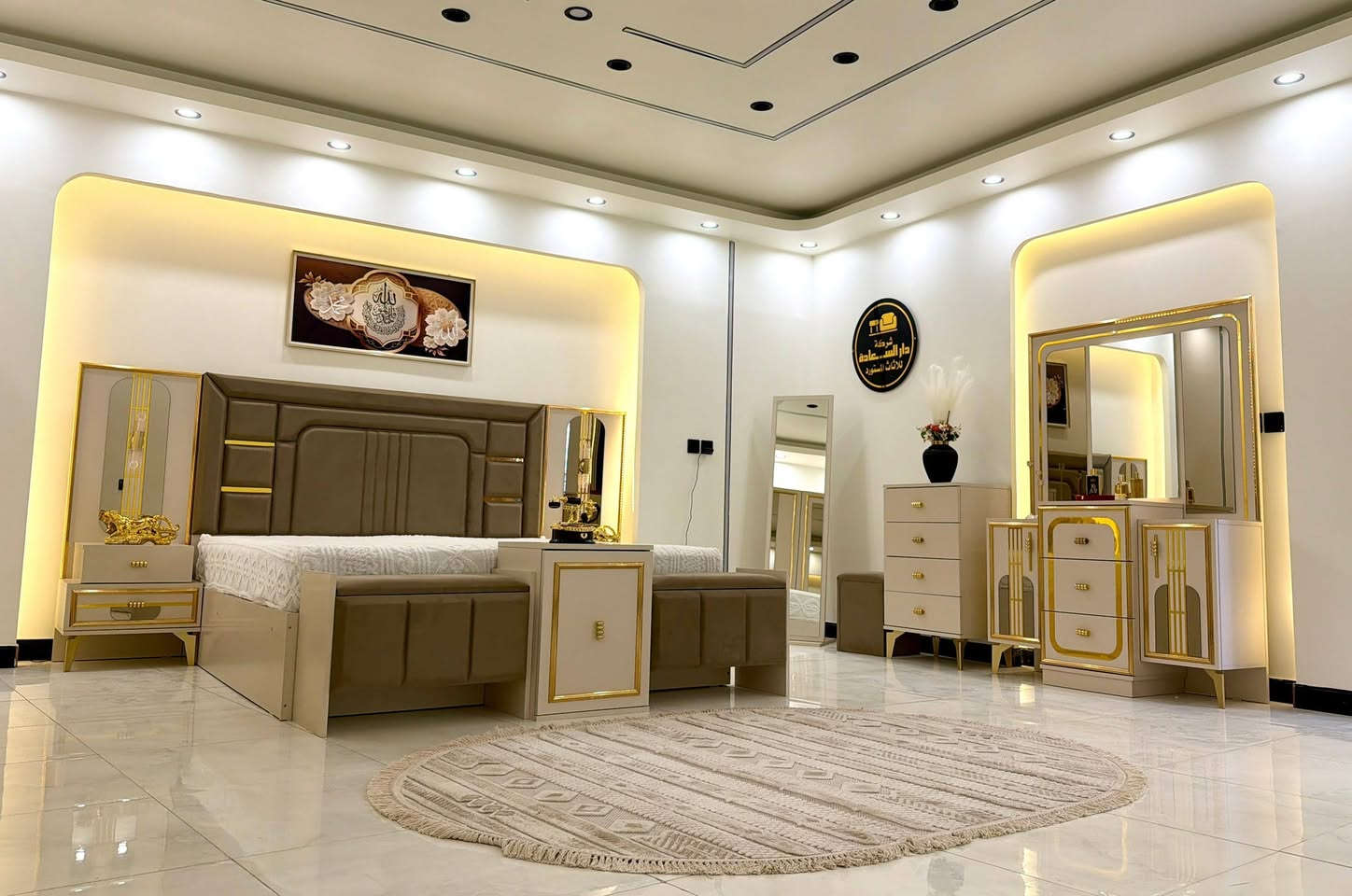 للحجز واتساب ***********
