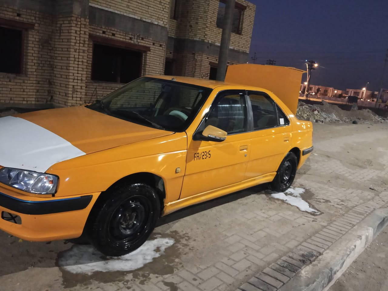 السلام عليكم للبيع بيجو بارص 2018
سياره جاهزه. كير ومحرك. وشغاله كهربائيات والسعر 42ورقه وبيها مجال بصيط  وهذه رقم راعليها اتصل عليه 

***********

غير متواجد في الفيس
