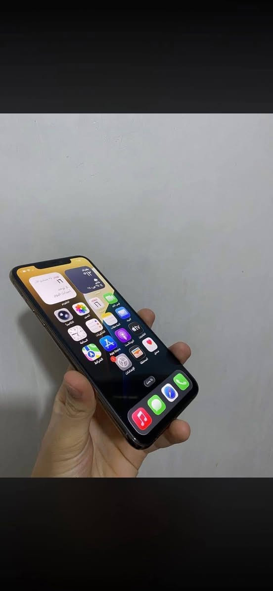 أيفون أكس أس ماكس 
ذاكره 256 
النموذج M  
سعره 150 وبي مجال بسيط  *********** متواجد على الواتساب📞📞📞
