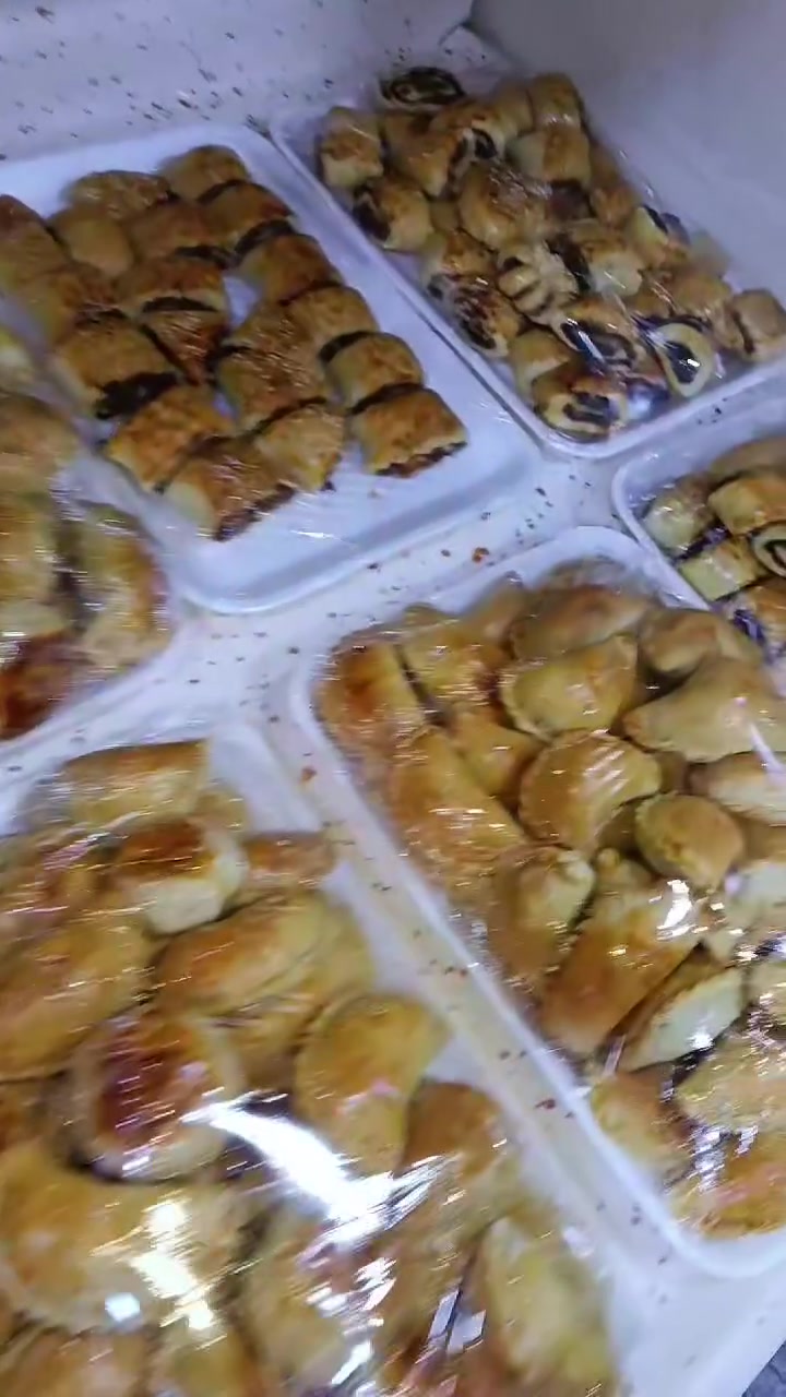 📣 ئۆفەری تایبەتی هەفتە! 📣
​خۆشەویستان، بۆ ماوەی یەک حەفتە (لە ئەمڕۆ یەکشەممە تا دووشەممەی داهاتوو)، داشکاندنی تایبەتمان هەیە بۆ شیرینییەکانمان:
​✨ کولیچەی گوێز: لە 10,000 دینارەوە بوو بە 8,000 دینار
✨ کولیچەی خورما: تەنها000 ;7دینار
✨ کولیچەی لۆقوم: تەنها 7,000 دینار
سادە5000+
مشەکەل 10000
​🚗 خزمەتگوزاری گەیاندن: گەیاندنمان هەیە بە تێچووی 3,000 دینار تەنها بۆ ناو شاری کەرکوک.
​📱 بۆ داواکردن: [***********]
​تێبینی: ئۆفەرەکە تەنها بۆ ماوەی یەک حەفتەیە، زوو داوا بکەن و تامی خۆشترین کولیچەی تازە لە ماڵەوە بکەن! 🍪
