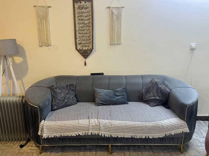 سلام عليكم ورحمة الله.
.
تخم 10 مقاعد لـبيع تخم كلش نضيف و تجي تشوف شوف عين جان مضموم و هسه رايد ابيعة سعرة 470 و بي مجال لطيبين رقم بي واتساب ***********
.
المكان حي الجهاد قرب السوك
