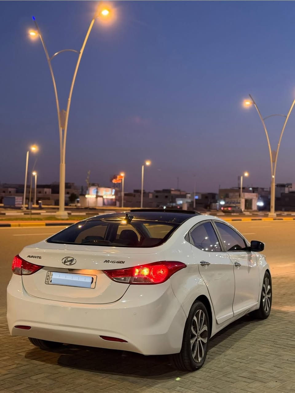 السلام عليكم 
النترا 2013 اصل بانزين 
اداوات ادوات كصه جنطه دخول جديد هليومين متومه ارقام وسنويه الرقم الانكليزي الجديد

فول مواصفات للاخير كلش مختفله 
فتحة سقف 
شاشه
بصمه وبصمات ابواب 
لايت زنون بلادي من كوريا
تحكم ستيرن
حساسات اماميه وخلفيه 
رادار امامي
كشنات جلد كهرباء 
تدفئه وتبريد كشنات
عينه مختلفه
ويل مختلفه
السياره بيها مواصفات خير من الله

السياره جاهزه للاخير ما ناقصها اي شي وهاي النضافه وهاي المواصفات مختلفه 

مكاني البصره السعر خاص ***********
