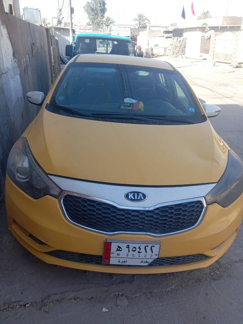 السلام عليكم سياره كيه فورتي مديل 2015 سياره بسمي تخم تاير سياره خير من الله أي حادث مابيه عده القبق مال بانزين مكينه 2000سياره بسمي
رقمي *********** متوجد بس لنتصال
