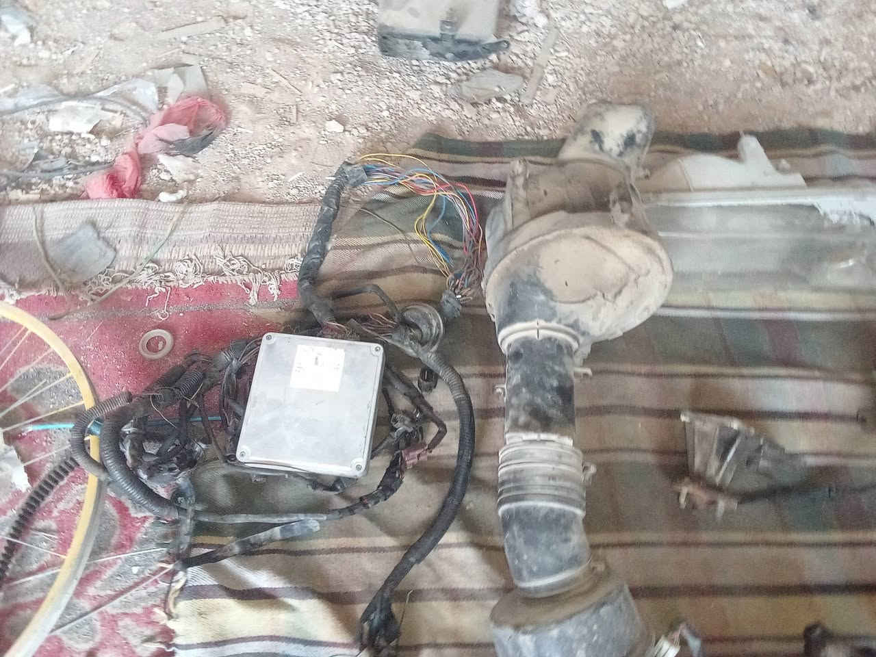 تفاصيل داخل الصورة ***********
