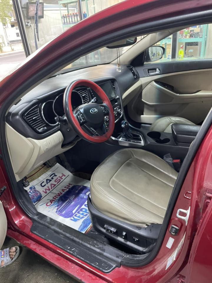 كيا اوبتما 2011 امريكي ماشية 135  الف ميل محرك 2400 GDI شرط بدون دوانز ولا تنقيص حادثها بنيد و جاملغ يسرة راجعات  نفسهن صور الحادث و التقرير موجودة  فول مواصفات لمتد....تحكمات ستيرن  بصمة تشغيل بانوراما طكتين كشنات الامامية كهرباء + تدفئة و تبريد بالكشنات الامامي  و الكشنات الخلفية تدفئة فقط ستيرن تدفئة سستم صوت تبريد و تدفئة قطعتين  شاشة و كامرة و كامرة امامية تسجيل الحوادث بصمة ابواب جنطة بصمة كير اوتماتيك +عادي 6 نمر تبريد بيانو مانع انزلاق مثبت سرعة حساس تايرات تحذير سرعة بعد ال120 حساس حرارة اشاير بالمري منظومة تبريد جديدة  الجام الامامية اوتو  زوج  تايرات جديدة منظومة لايت زنون كهربائيات السيارة كلهن شغالة نواقصها دوشمة كشنات و دبلات خلفية فقط السعر 115 ورقة و بيها مجال قليل  مكانها السيدية ***********
