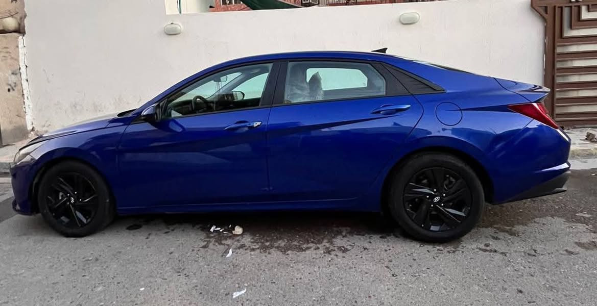 النترا 22 blu
‏لون مميز جويتي 
‏محرك ٢٠٠٠ دوش 
‏كير At
‏حادثها فقط بنيد بدون إرباك وصور الحادث مرفق 
‏فول مواصفات عدا الجلد والفتحه 
‏بصمه تشغيل وأبواب وصندوق ذكي 
‏ترحيب عند الاقتراب 
‏شاشه ديجيتال متصله تدعم نظام كار بلي واندرويد اوتو 
‏شاحن واير ليس 
‏تدفئه كشنات 
‏ويل كب 
‏تبريد شاشه منفصل 
‏رادارات جانبيه خلفيه اماميه 
‏نقاط عمياء وتنبيه 
‏صندوق ذكي 
‏اوتو هولد 
‏سايد بريك بصمه 
‏مانع انزلاق 
‏وباقي المواصفات 
‏نقص رادار امامي من امريكا وكامره بيها خلل مصنعي 
‏رقم بغداد معوقين 
‏معوقها ساكن بغداد سليم يشتغل عماله عوقه حول بعينه 
‏ويسوي وكاله عامه ام الصوره والباركود
‏
‏سعرها 142 وبيها مجال بسيط 
‏للتواصل ***********
‏
