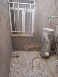 بيت للايجار في حي الغدير الثانية قرب المستشفى اللبناني سعر الايجار 250...