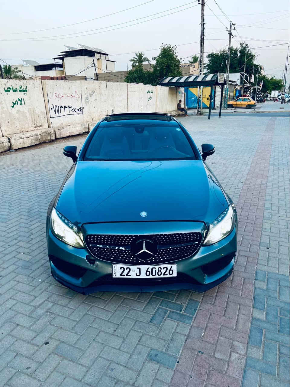 . مرسيدس  AMG C300 كوبي 
.موديل 2017
. السيارة AMG اصل 
. محرك 2000 تيربو
. فول مواصفات 
. دبل ماوس 
. مري قلاب 
. حساسات
. اوتو ستوب 
. 5 مودات قيادة
. لايت ديناميكي متحرك 
. كشنات ماروني + داخل ماروني 
. انارة ٣٦٠
. تحكم كامل بالكشنات 
. كشنات تدفئة 
. ميموري كشنات + ستيرن + مرايات 
. مري قلاب
. باقي مواصفات المارسدس المعروفة 
السيارة كلين وانضربت يمي وصار بيهة تصليح على كد الضربة الضربة بسيطة مو قوية مثل ما موضح بالصورة . 
سنوية بأسمي شرط التحويل 
مكان السيارة بغداد الدورة ***********
السعر 207$ بغداد, العراق
