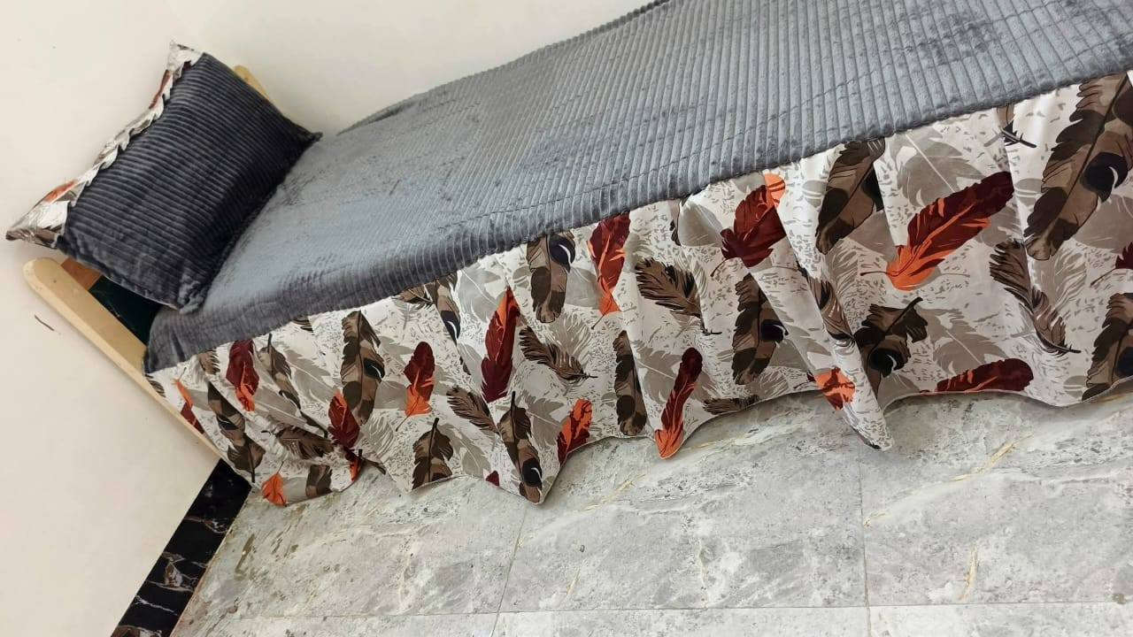 فرشات نفرين ونفر حسب الطلب ألي حابه تحجز تراسلني ع هذا الرقم ***********
