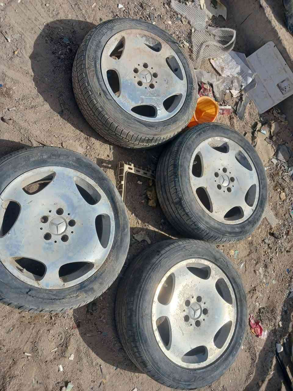 سلام عليكم ويلات مارسدس للبيع السعر 200 اربع ويلات العنوان البصره حي الزيتون الستفسار التصال وتساب ***********
