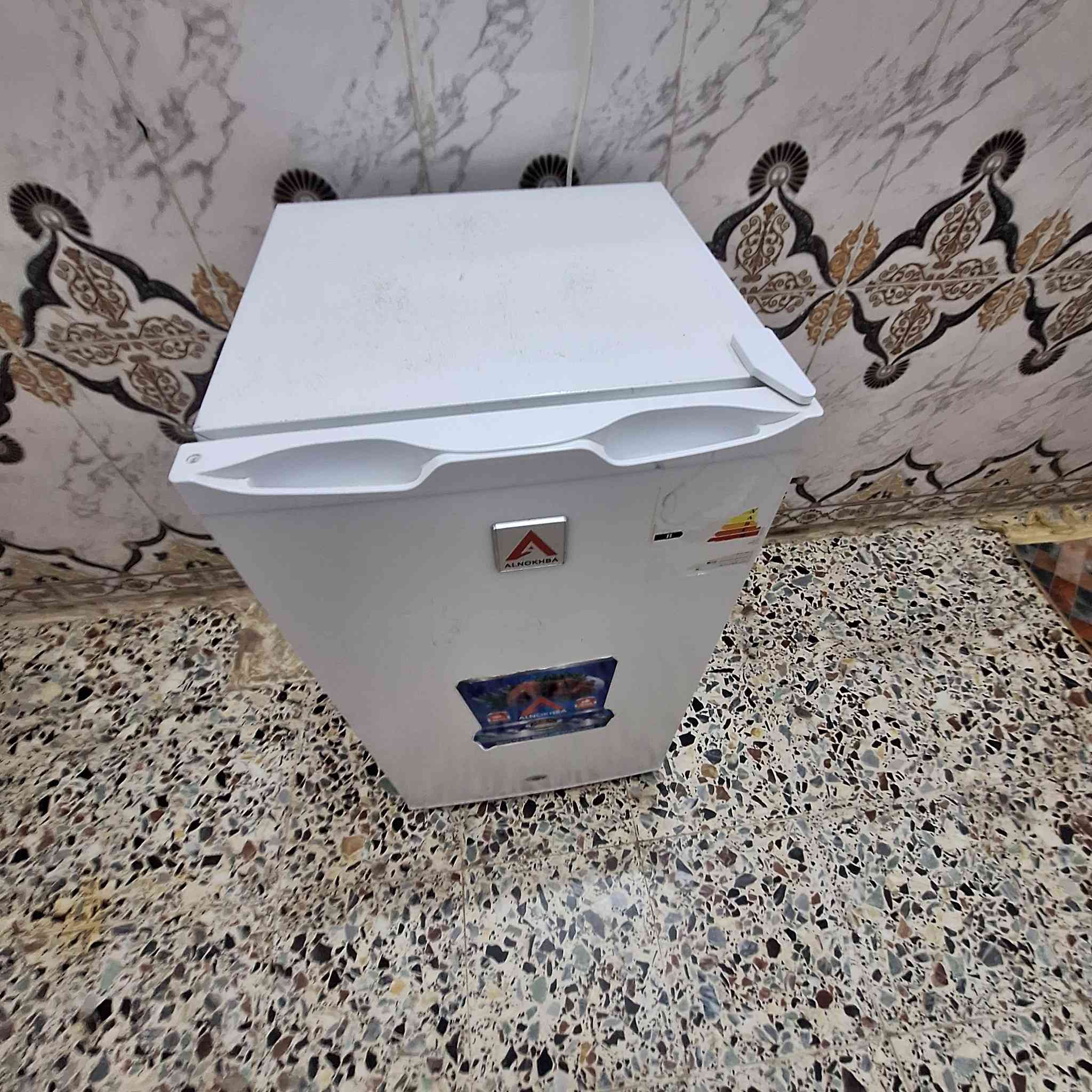 ثلاجه جديده مستعمله قليل للبيع سعر ١٠٠ وبيهه مجال بصيج 
***********
