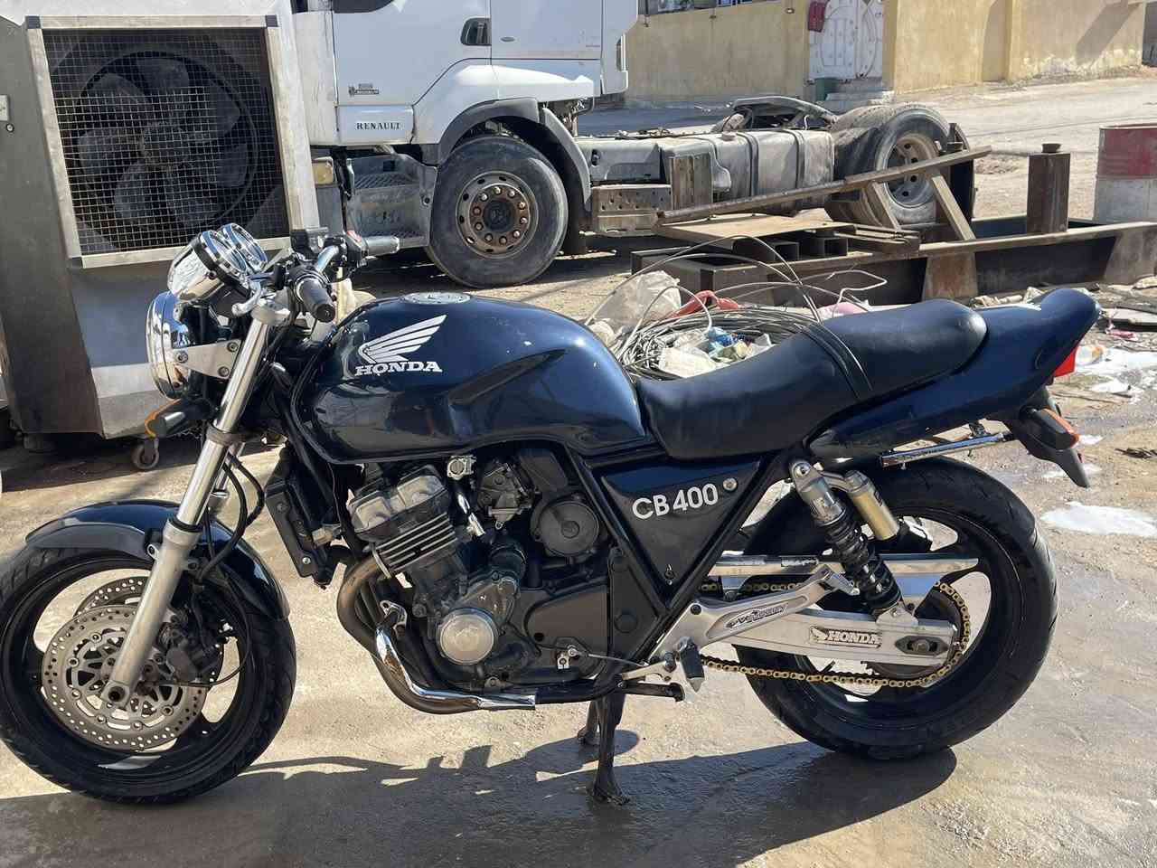 يا الله سلام عليكم ورحمة سيبي فور جيل الأول كفاله عامه ولحد يجي ويكلي مكفول كفاله عامه حبيبي  دراجه كير محرك مكفول كلشي مكفول مال جناي خواني (السعر مليون و 800) قابل للتفاوض  العنوان بغداد المحموديه  وراق كامله.  

‭٠٧٧٧ ٩٥٦ ٦٠٦٦‬ وتساب تصال.
