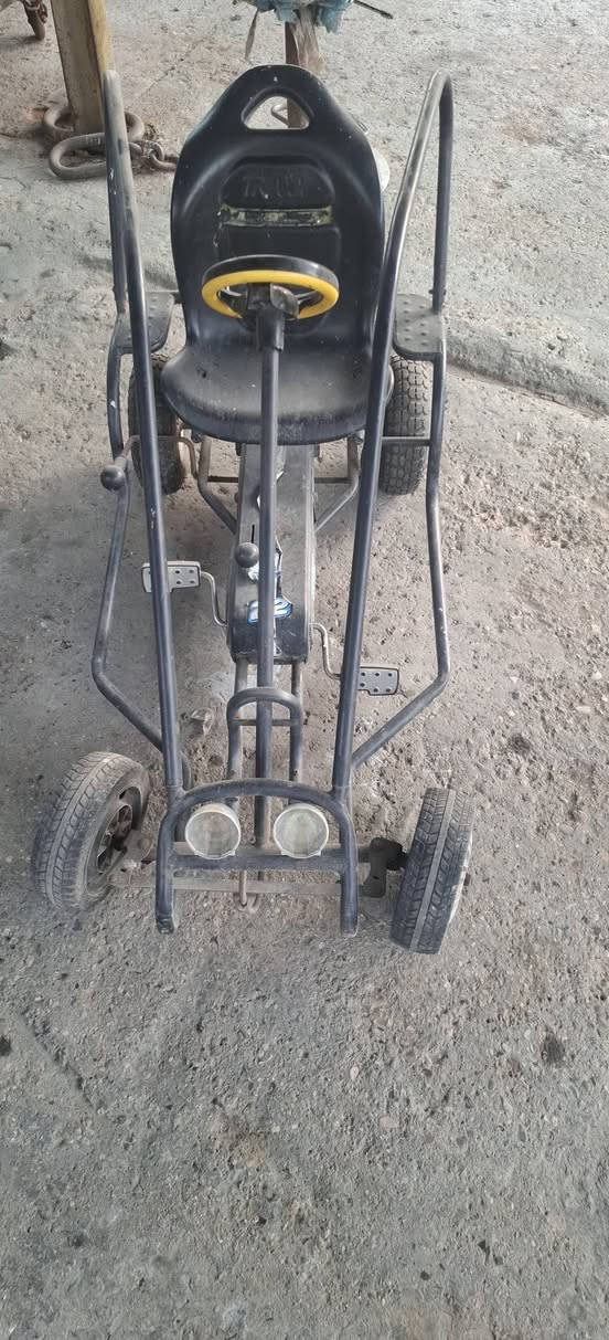 سياره بايدر للبيع صناعه المانيه حديد
للبيع وينهم اصاحب العيد تفيدكم عنواني بغداد الشعب 
***********
