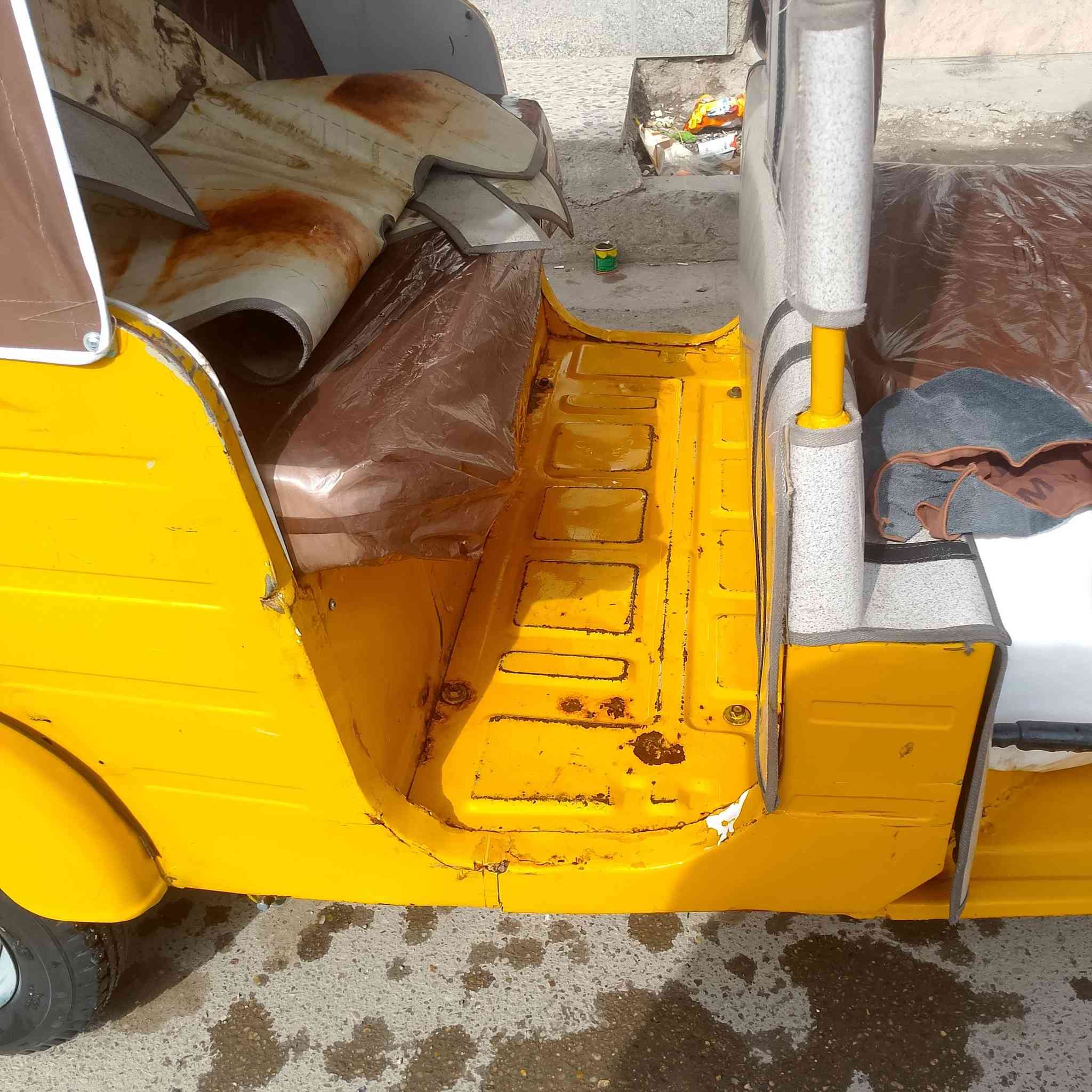 سلام عليكم تكتك البيع رقم وسنويه انكليزي محرك خير من الله لا تنقيص لا تبخير التكتك  شوفت عينك شوف وقتنع وخابر رقم وسنويه انكليزي الموديل 2018/11خابر ودلل الرقم ***********
