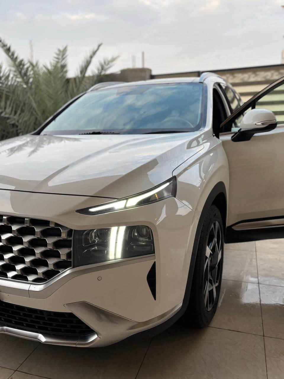 السلام عليكم هونداي سنتافي 2023 خليجي كفاله عامه السيارة إقصاد شرطيه باقي سنه ويخلص اقصاده فول مواصفات 
محرك 6 سلندر 3500
رادار امامي خلفي 
بانوراما 
شاشه ابل كاربلي 
ويل 20 
كشنات كهربائيه 
السيارة فول مواصفات للخير يعني الجناي يعرفها 
السيارة ماشية 49000 الف من الدوام للبيت دوامي قريب

السعر 265 $
 

هـ *********** 
العنوان / البصرة/ القرنه
