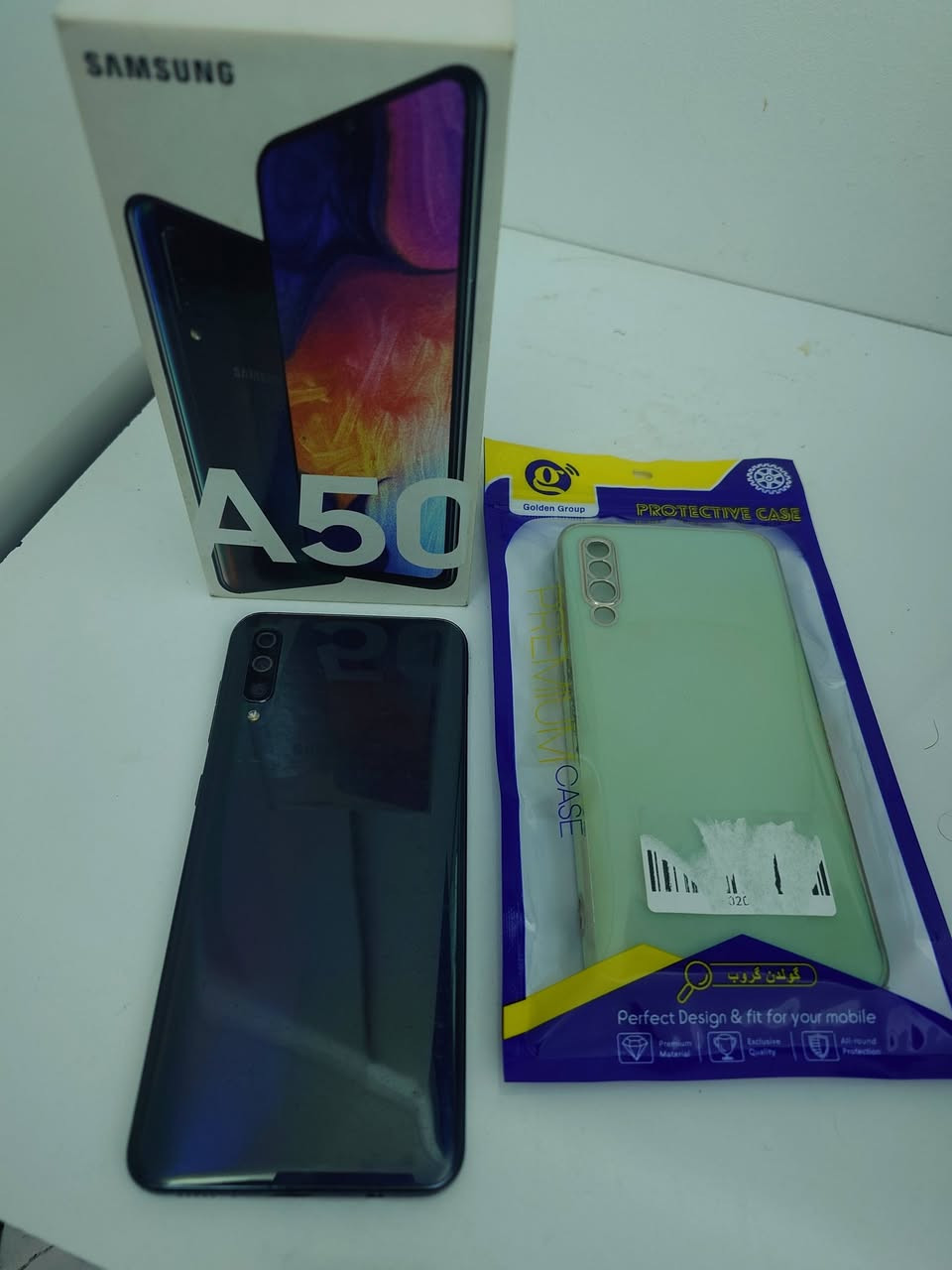 السلام عليكم 
موبايل A50 سامسونج
جهاز نظيف ممفتوح ولا مصلح
مواصفاتة حلوة
ذاكرة 128 كيكا
دبل سيم كارت
شحن سريع تايب سي
شاشة سوبر امولد
بصمة تحت الشاشة
كارتونتة ويا

بس برنامج الكامرة هيج يطلع ماعرف شنو سبب جان شغال مابي شي فجئة صار ميطب عل برنامج لا واكع الموبايل ولا مطخوخ

السعر 75 الف فقط
واتساب ***********
