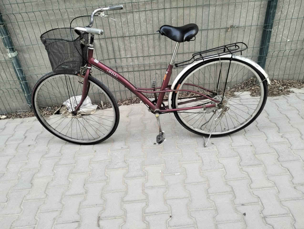 بايسكل للبيع ياباني حجم 27 البايسكل غراضه كله مبدله جديده ب65وبي مجال مكاني نجف حي السلام ***********
