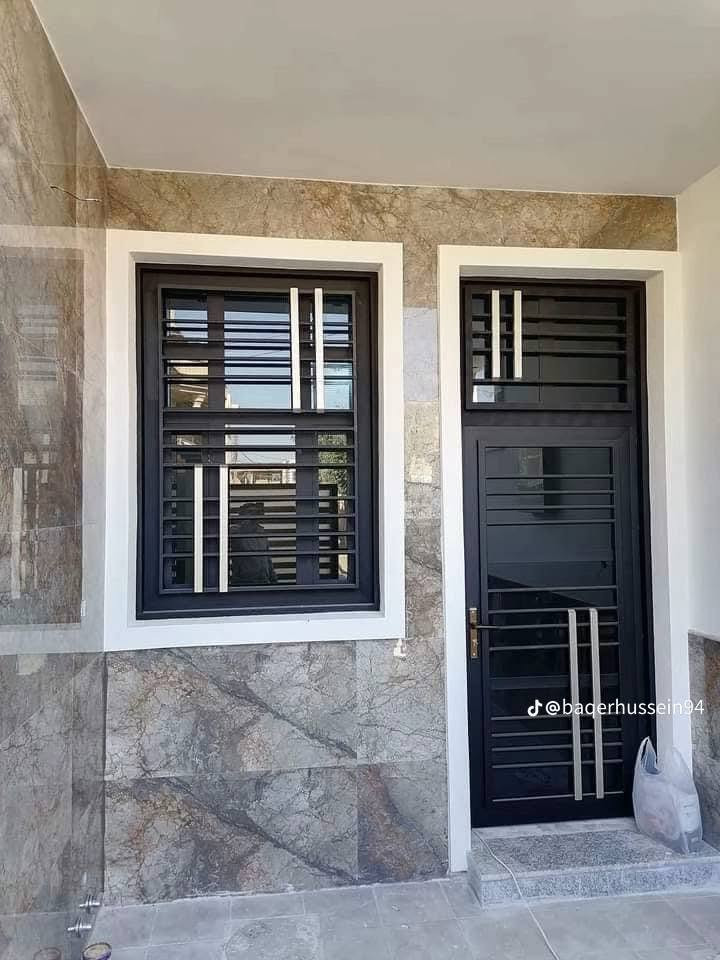 السلام عليكم نعمل جميع انواع الحداده بوب شبابيك سعر المتر الشباك 36 الباب 150 ***********
