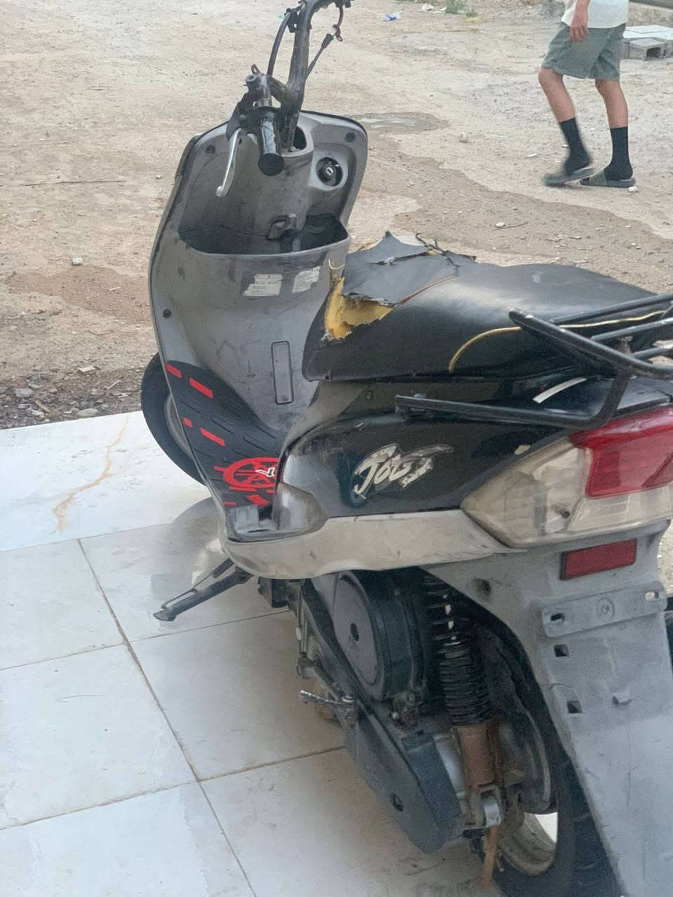 السلام عليكم 
للبيع ماكس منغولي 120
مكينه بلادي بس مبدل ولفات سلف هندر شغال نقص بس كلوب امامي و ترتيب كهربائيات 
مكان بغداد الزعفرانيه
***********
سعر 300 وبيها مجال

