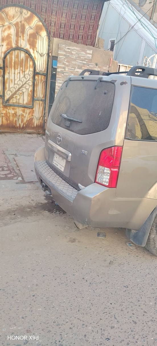 سلام عليكم
من رخصه الادمن 
باثفندر 2008 وارد 
مكفول من الضربه والصبغ
رقم بغداد موجوده بلبصره 
مواصفات معروفه 
فتحه جلد لون بيجي 
كلشي بيها ع وضع البلادي
ماشيه 162 الف 
مكينه بدايه تبخير 
بيع او مراوس باعلى منها 
سعر 90 بيها مجال قليل 
متواجد ع النت 
هاتف *********** 
صور السياره بدون ما اغسلها
