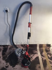 مكينة سنفرة للبيع بعدهة جديدة استخدام قليل  اخذتهة ب 125 من ارقى النوع...