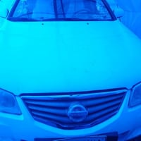 نيسان • ابيض • بنجوين